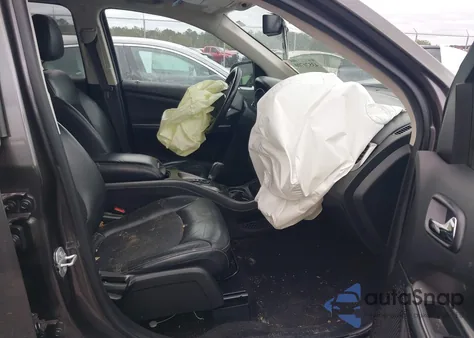 2018 Dodge Journey Crossroad z USA, uszkodzony, nr VIN 3C4PDCGG9JT339562